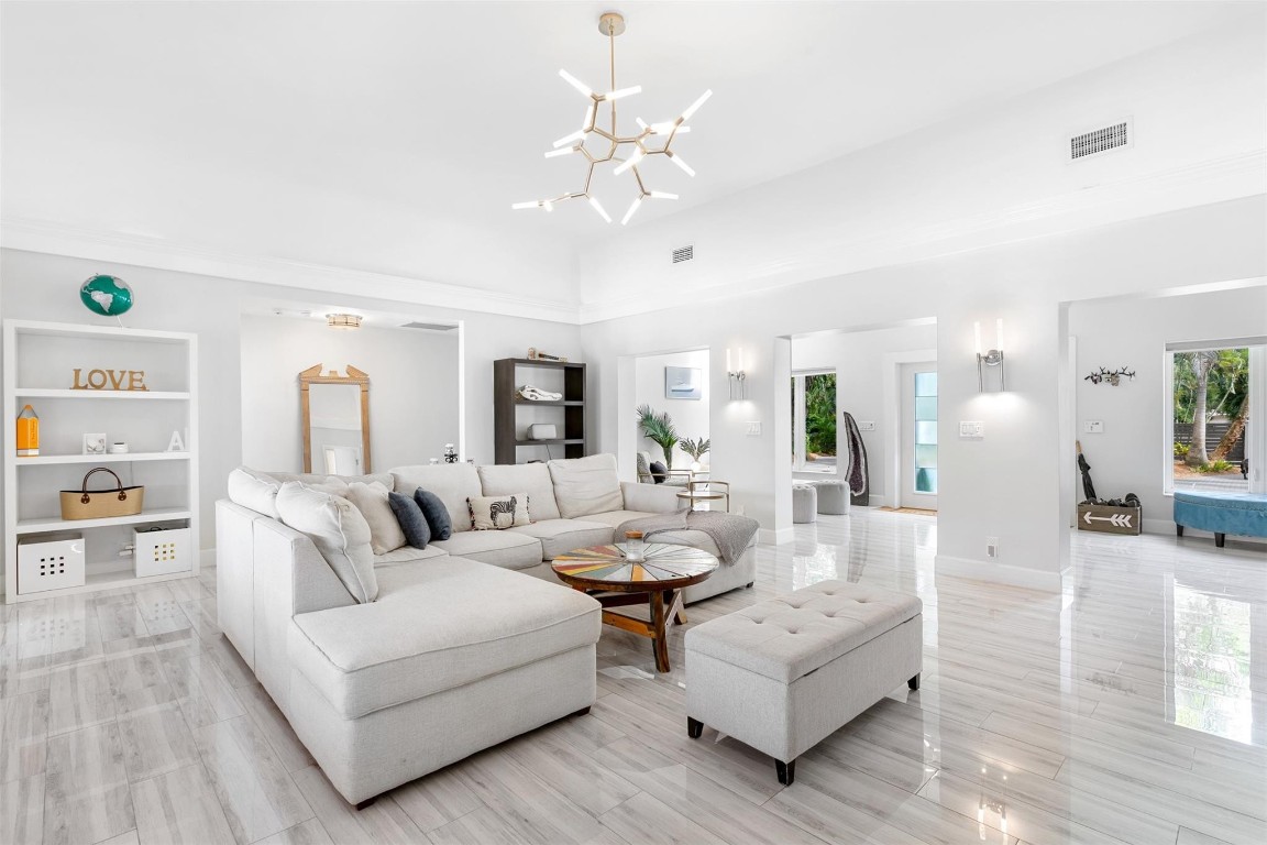 913 Coconut Fort Lauderdale, FL 33315