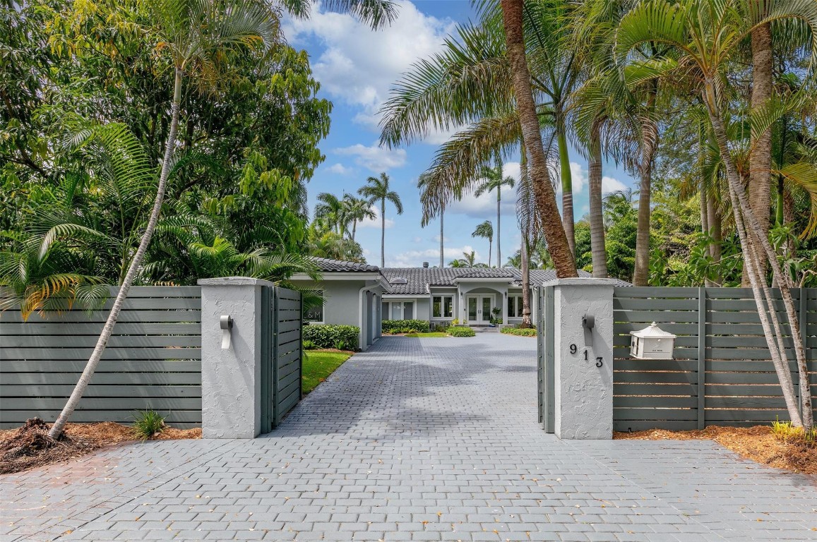 913 Coconut Fort Lauderdale, FL 33315