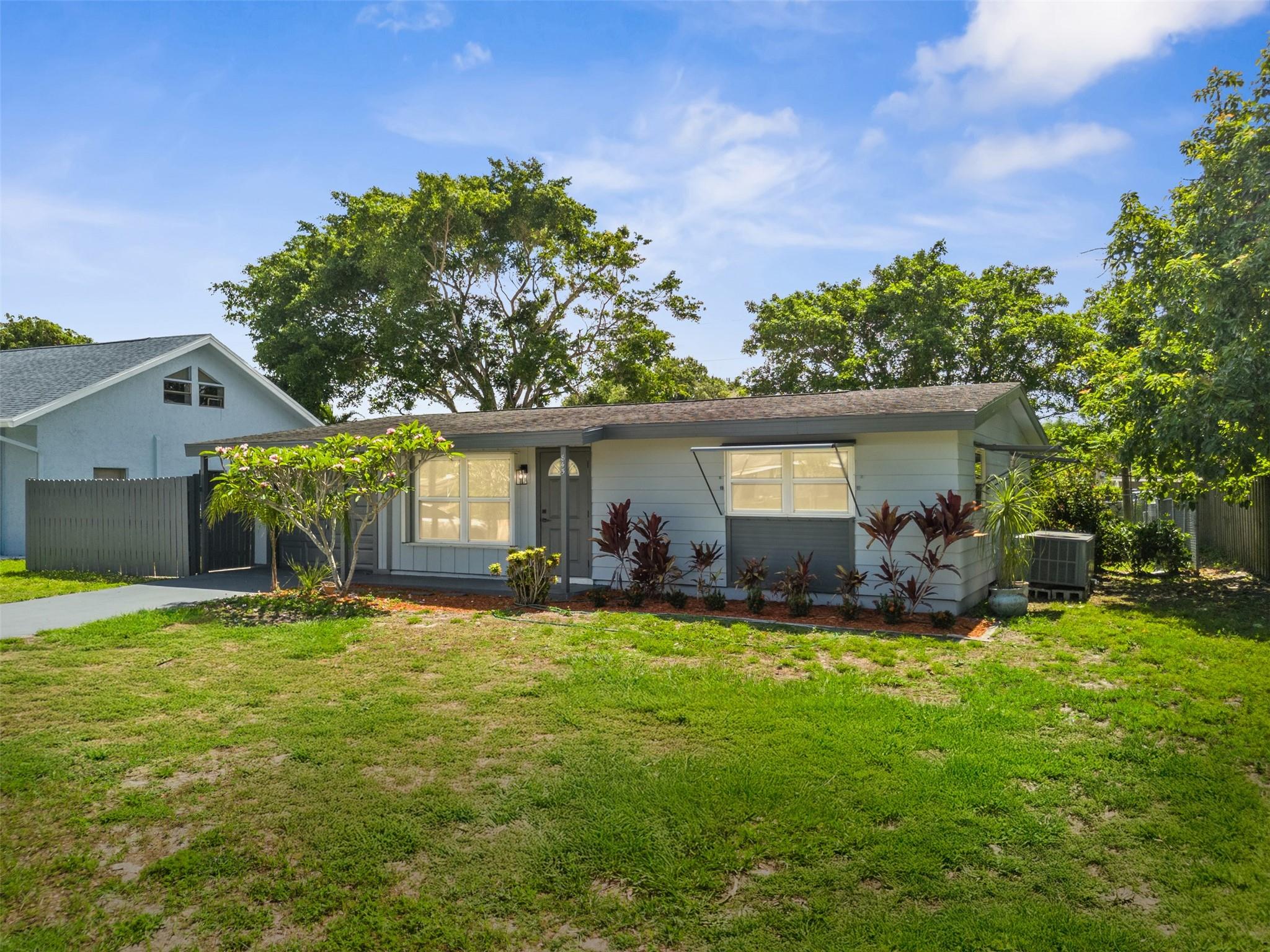 845 SE Airoso Blvd,Port St Lucie, FL 34983