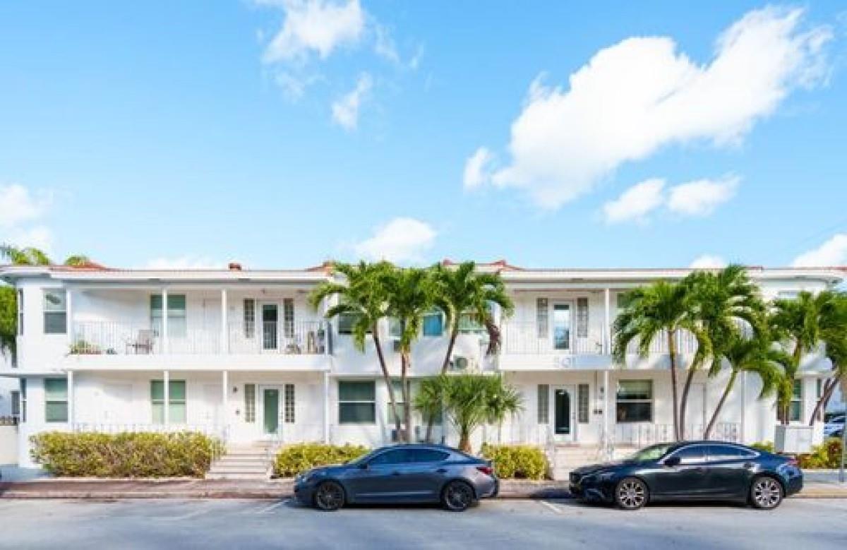 7610 Byron Ave #14