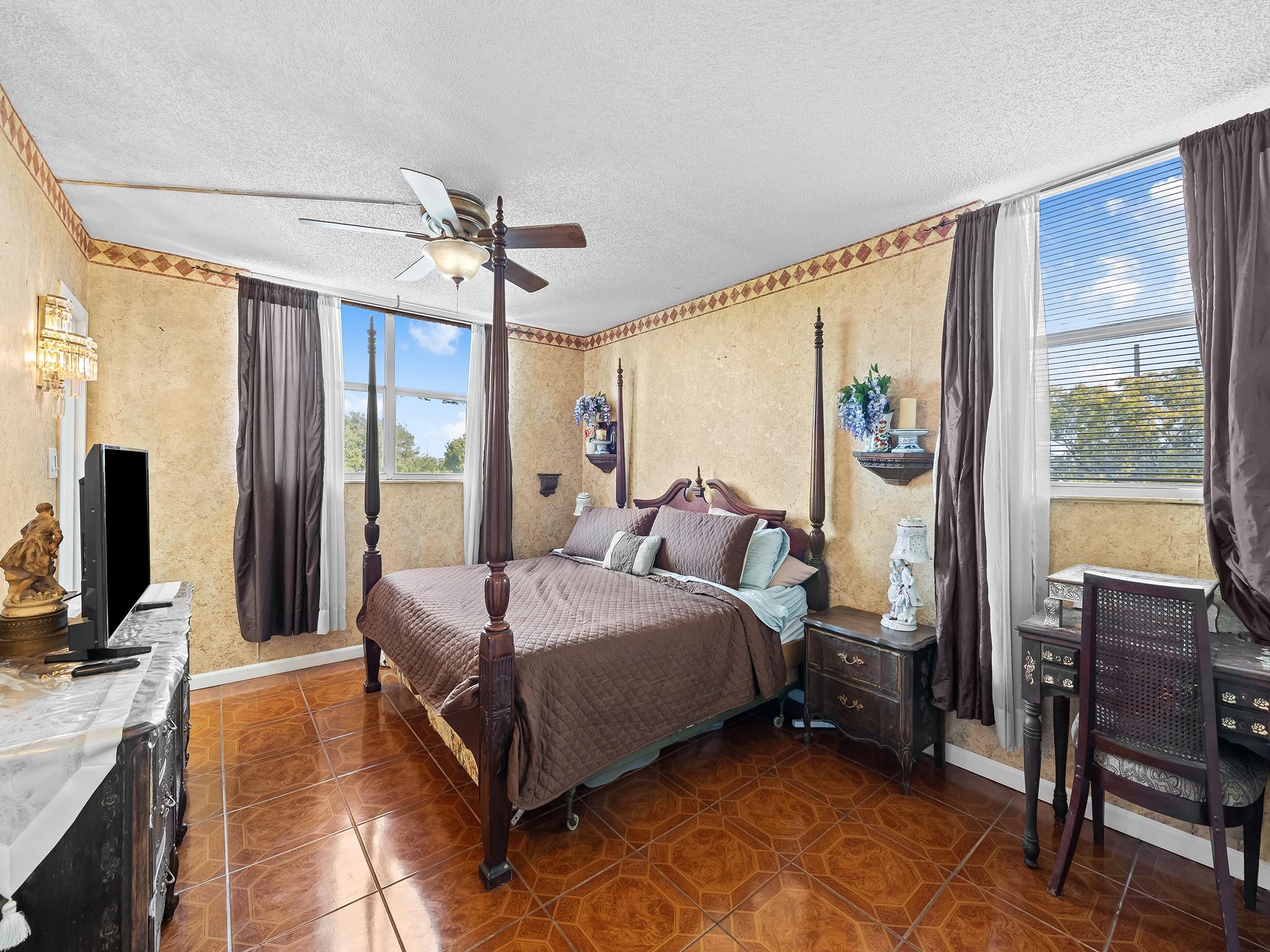 2840 Somerset Dr #317M