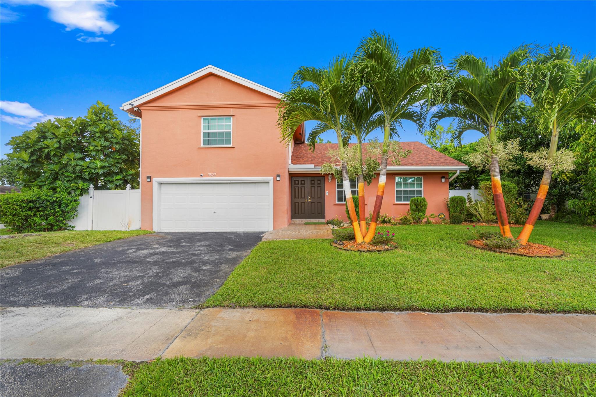 7527 SW 7th Ct