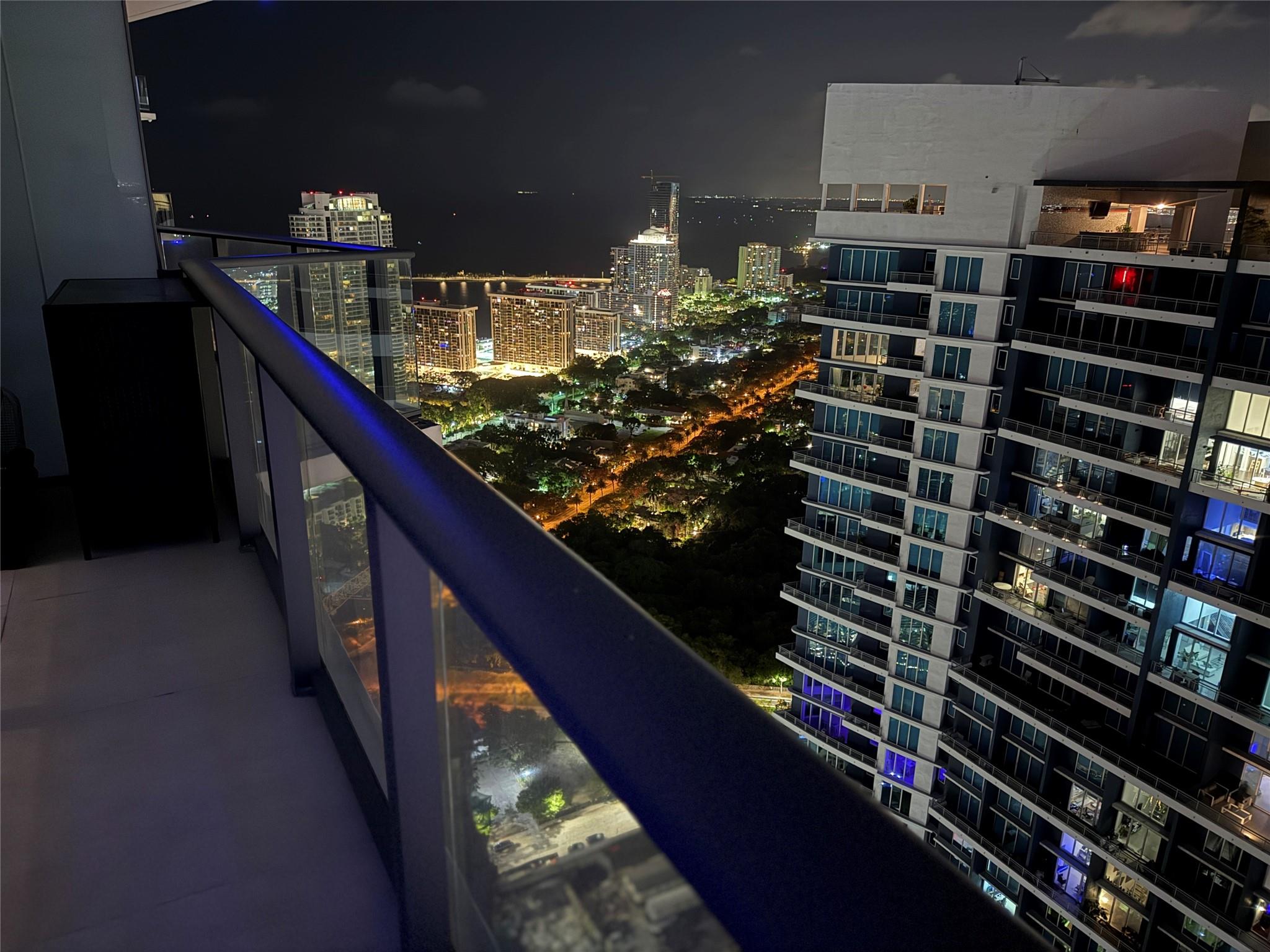 image Avenue24
