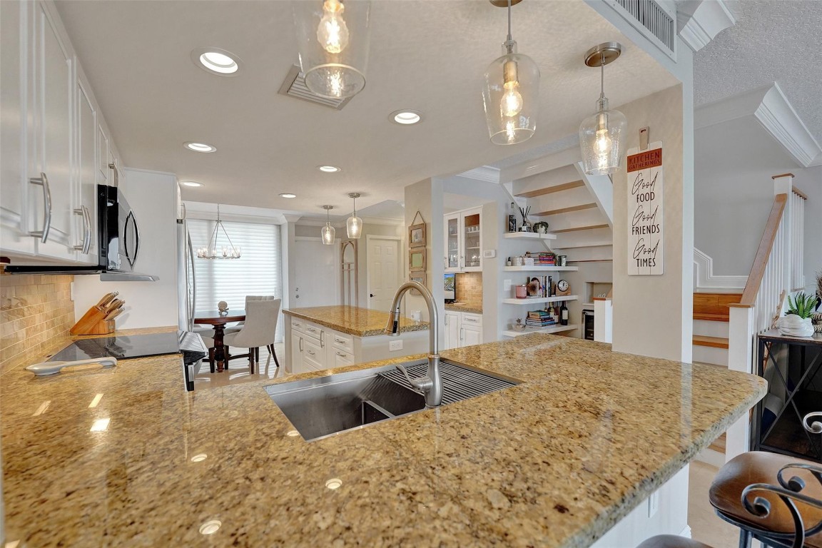 1100 SE 5th #77 Pompano Beach, FL 33060