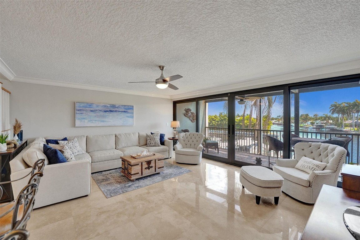 1100 SE 5th #77 Pompano Beach, FL 33060