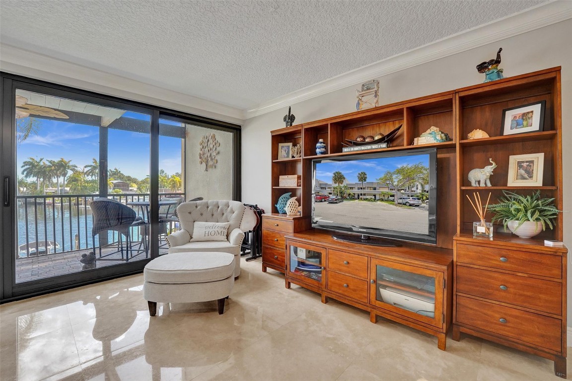 1100 SE 5th #77 Pompano Beach, FL 33060