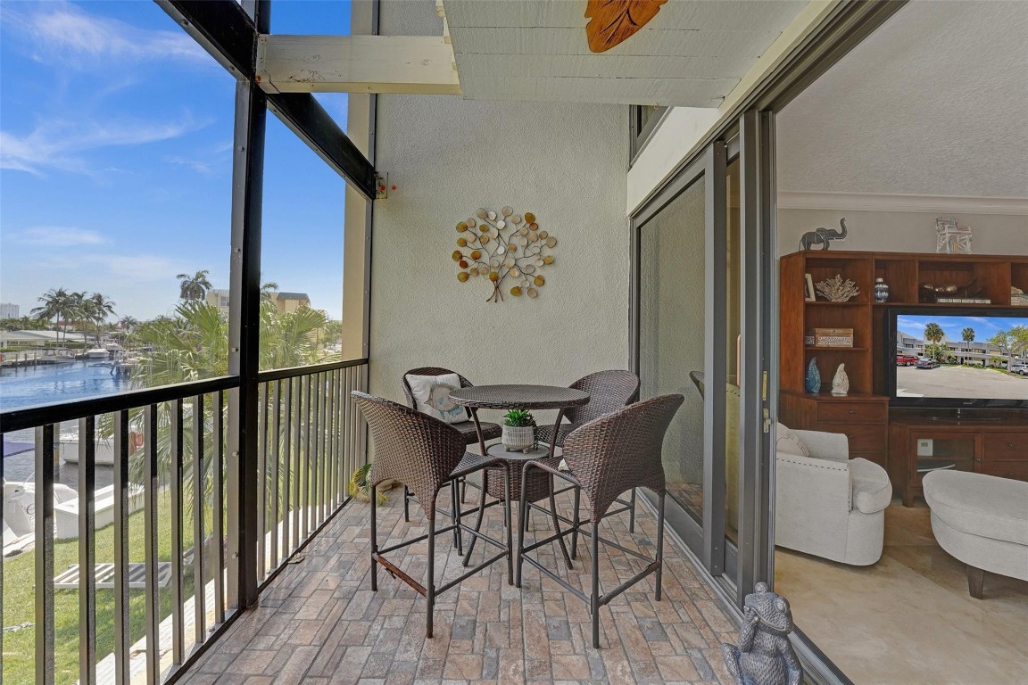 1100 SE 5th #77 Pompano Beach, FL 33060