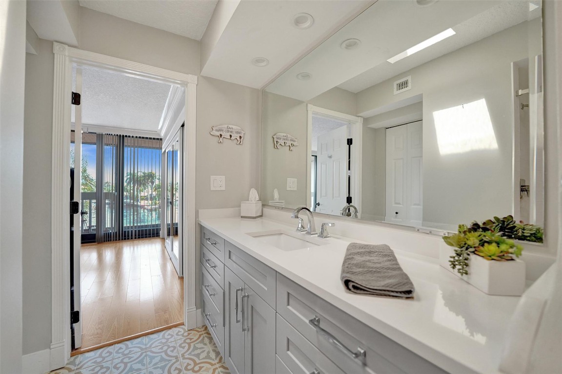 1100 SE 5th #77 Pompano Beach, FL 33060