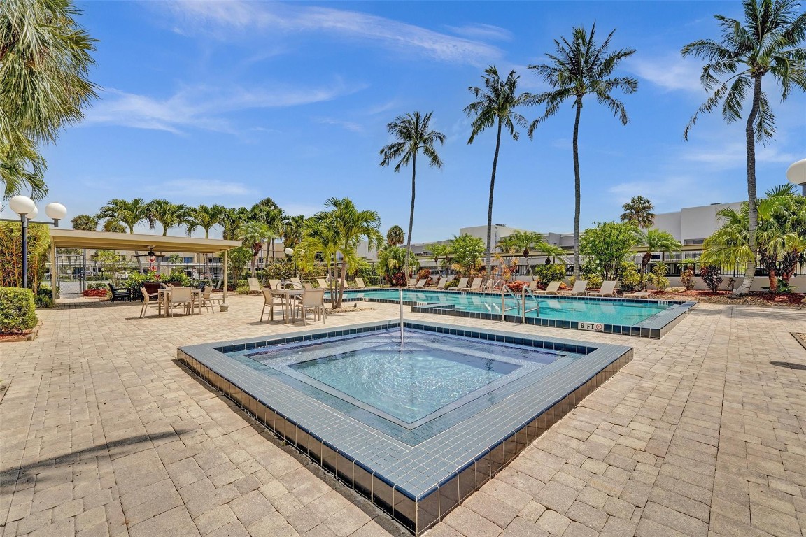 1100 SE 5th #77 Pompano Beach, FL 33060