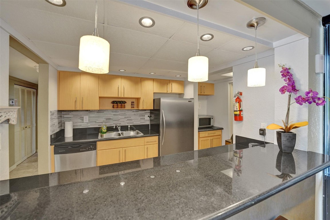 1100 SE 5th #77 Pompano Beach, FL 33060