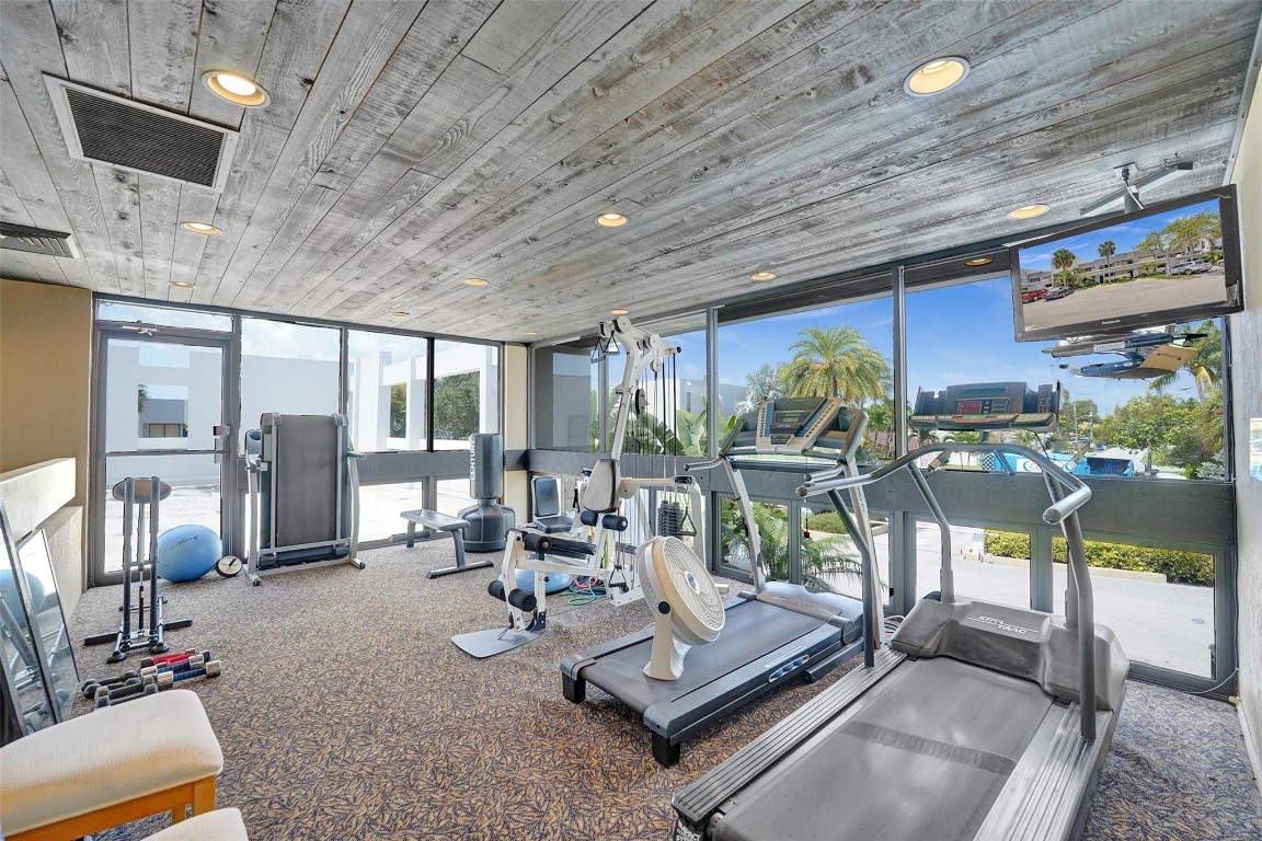 1100 SE 5th #77 Pompano Beach, FL 33060