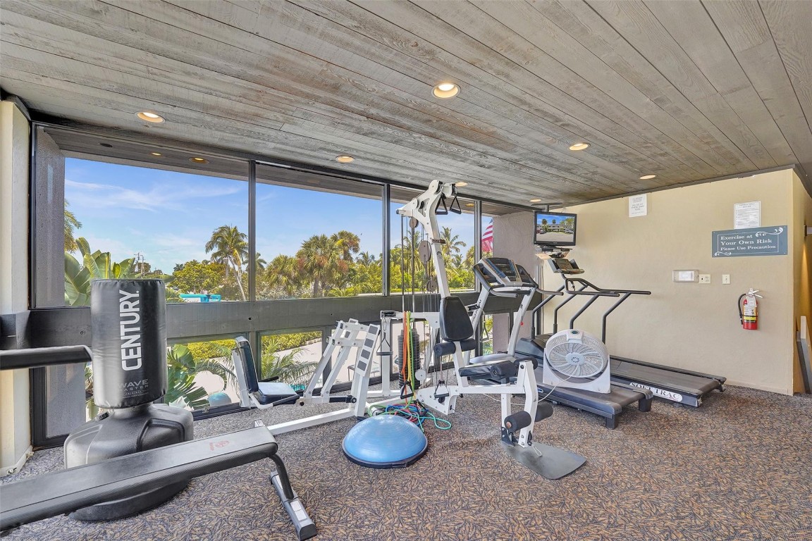 1100 SE 5th #77 Pompano Beach, FL 33060