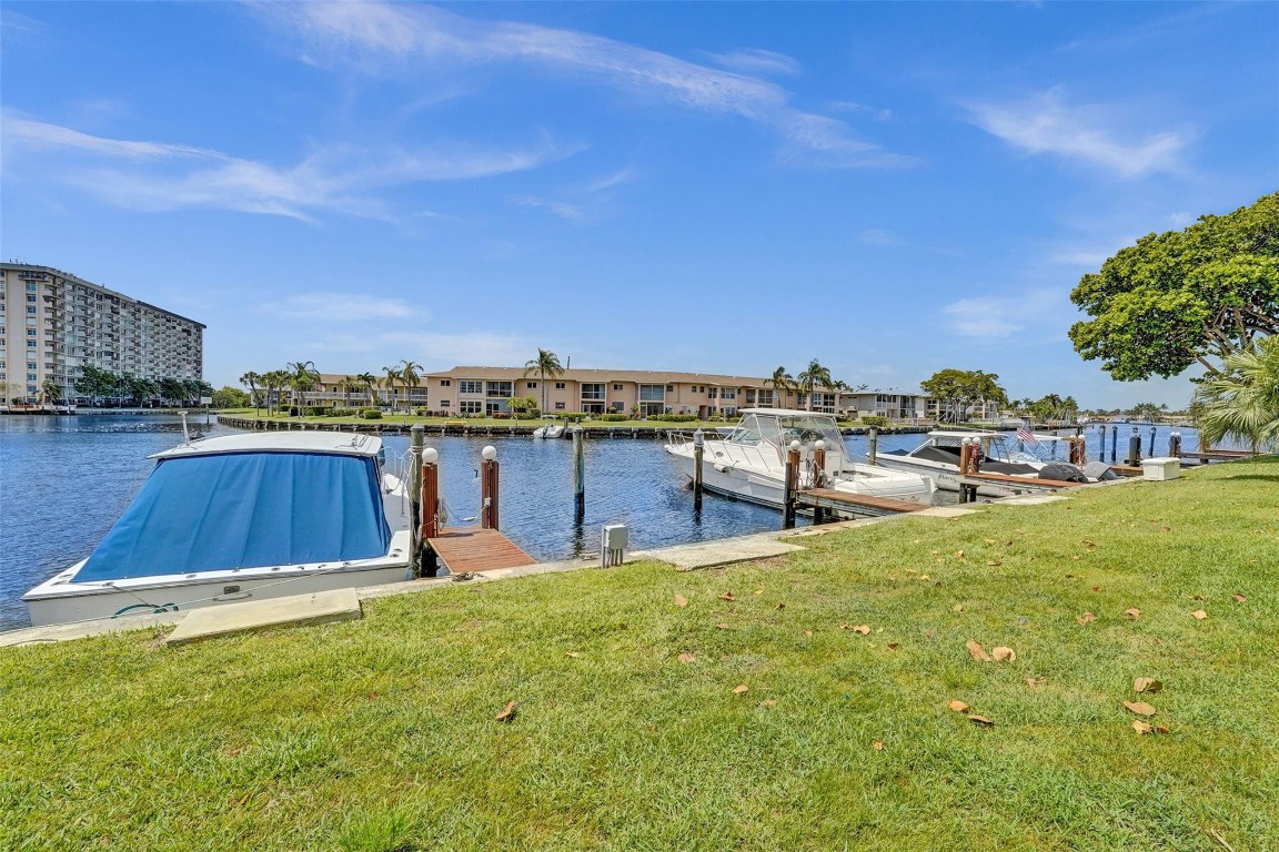 1100 SE 5th #77 Pompano Beach, FL 33060