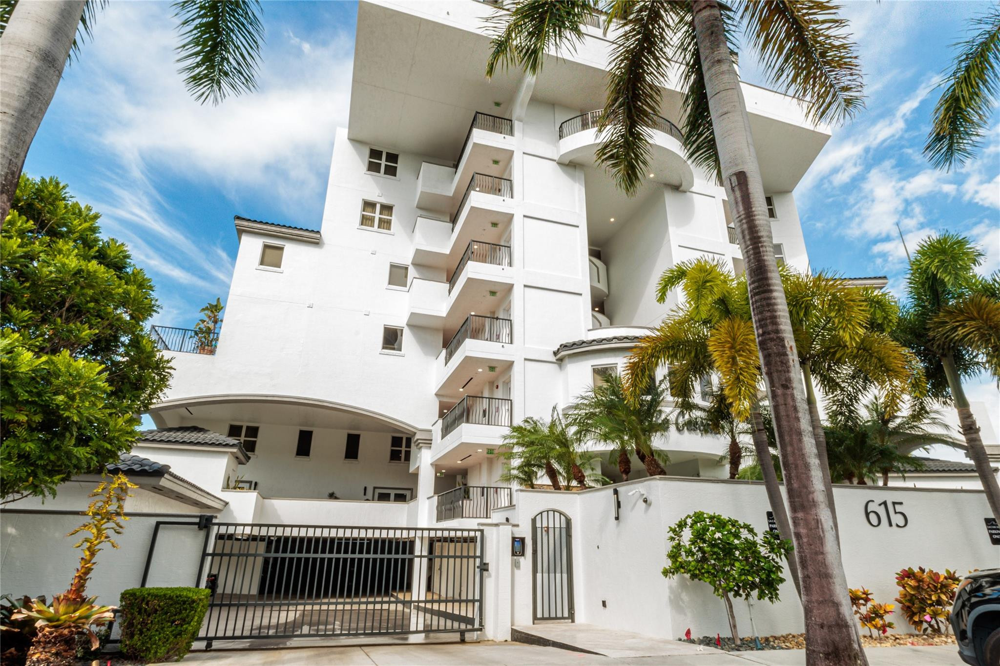 615 Bayshore Dr #301 Fort Lauderdale, FL 33304