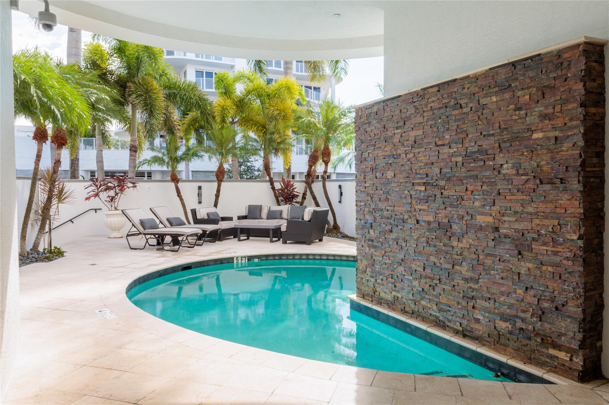 615 Bayshore Dr #301 Fort Lauderdale, FL 33304