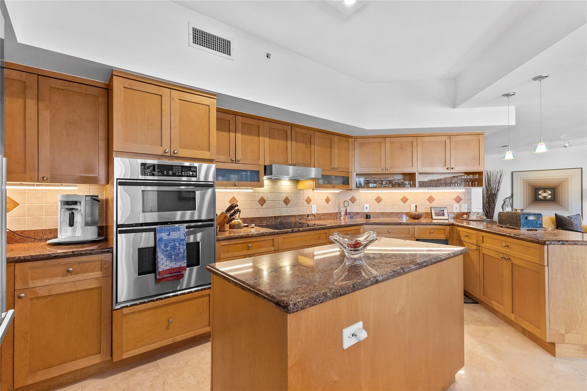 615 Bayshore Dr #301 Fort Lauderdale, FL 33304