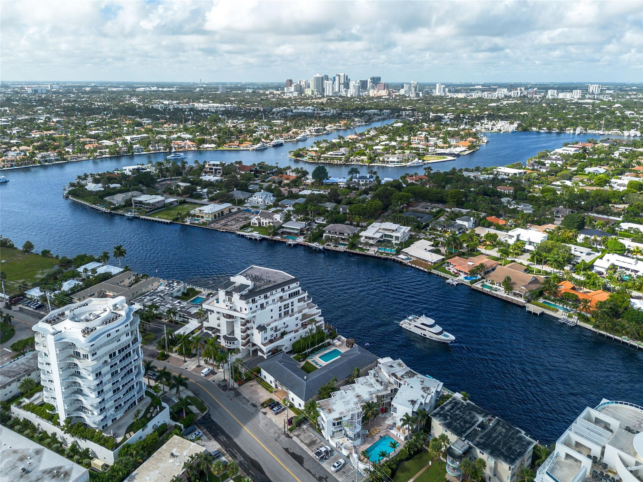 615 Bayshore Dr #301 Fort Lauderdale, FL 33304