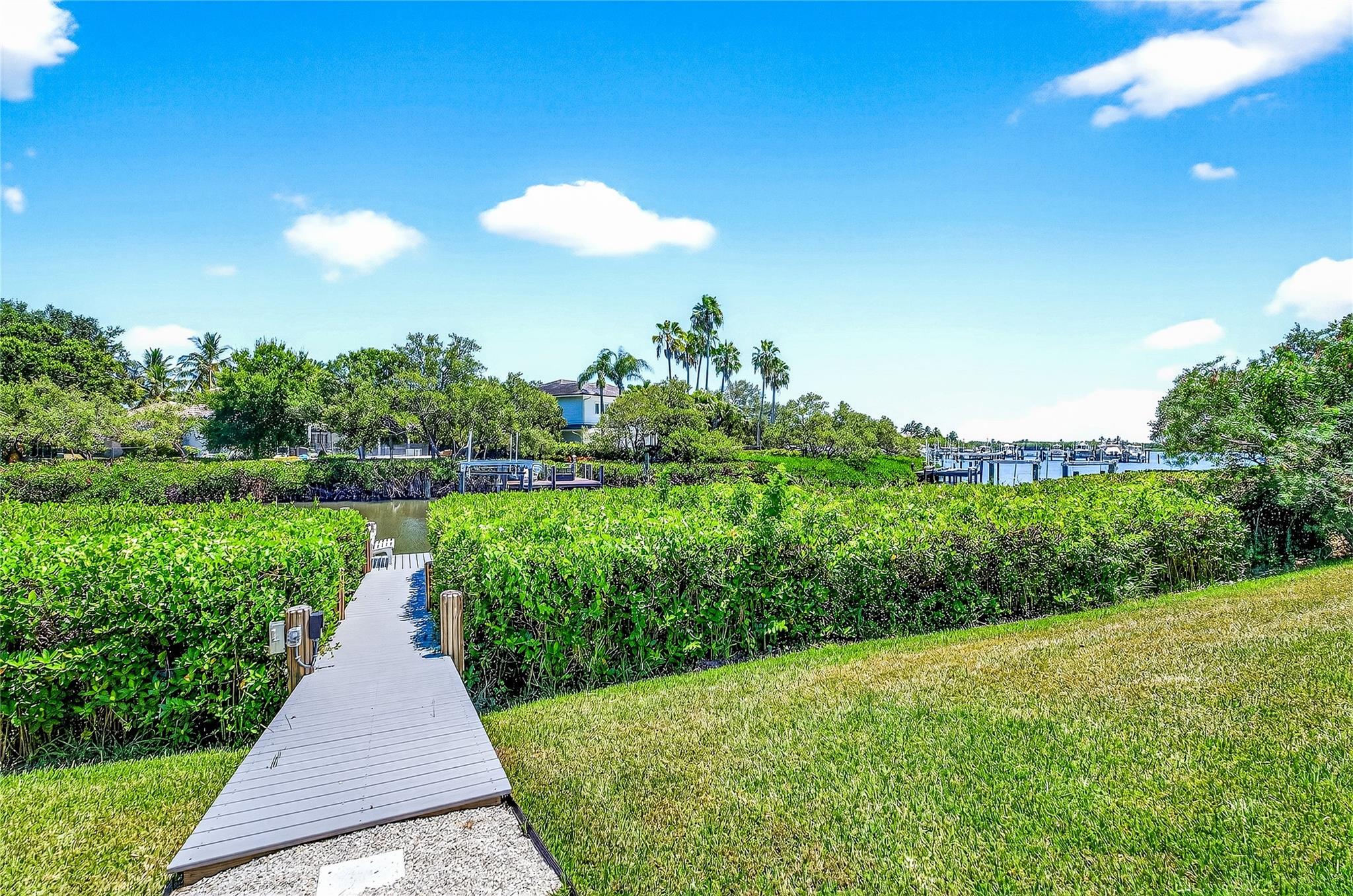 230 Osprey Ct Vero Beach, FL 32963