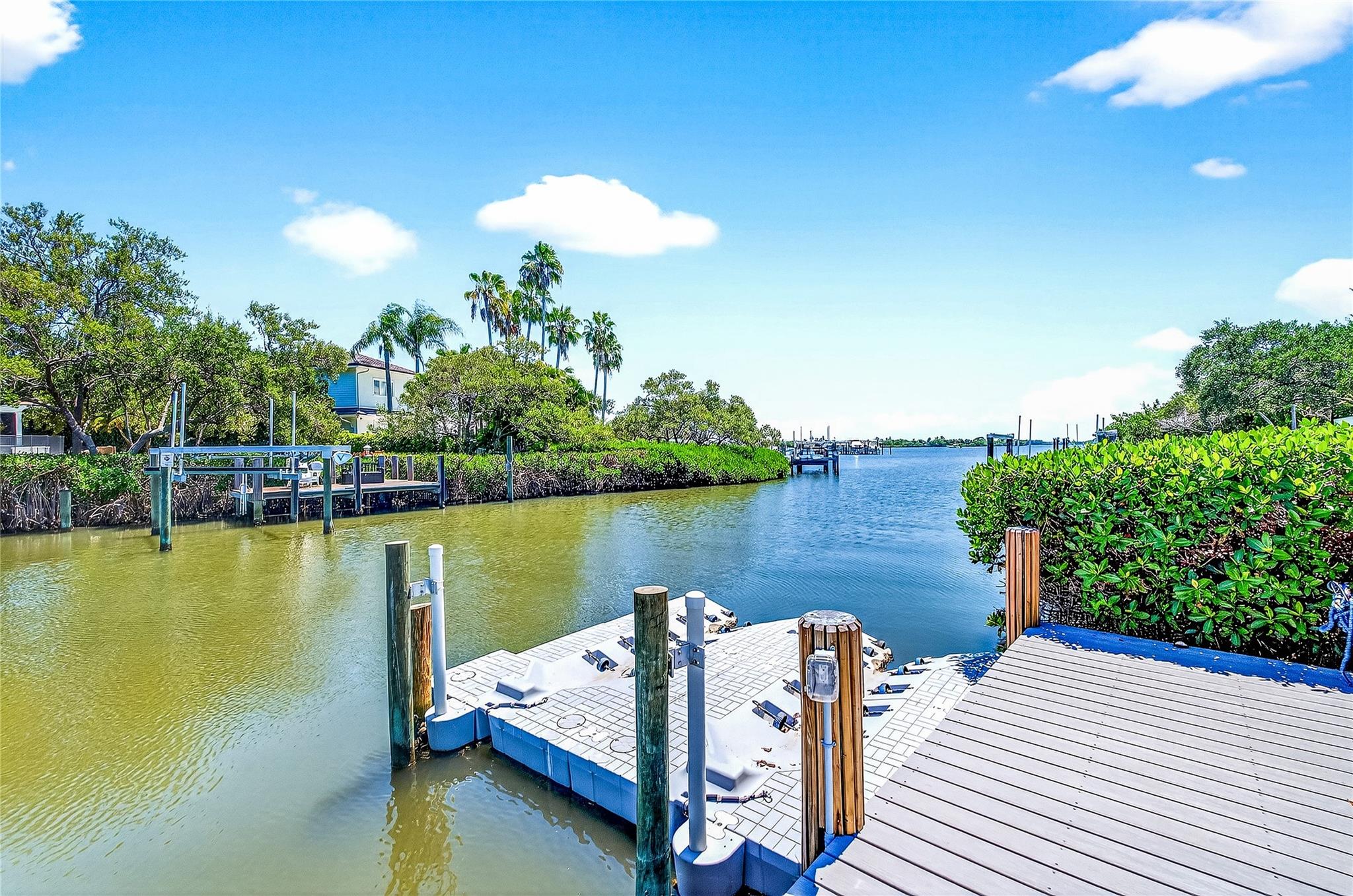 230 Osprey Ct Vero Beach, FL 32963