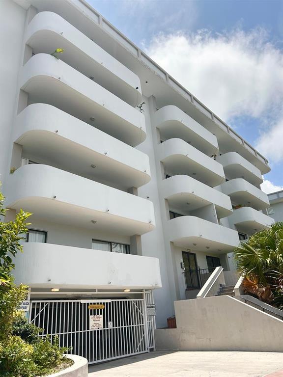 110 S Shore Dr #5C Miami Beach, FL 33141