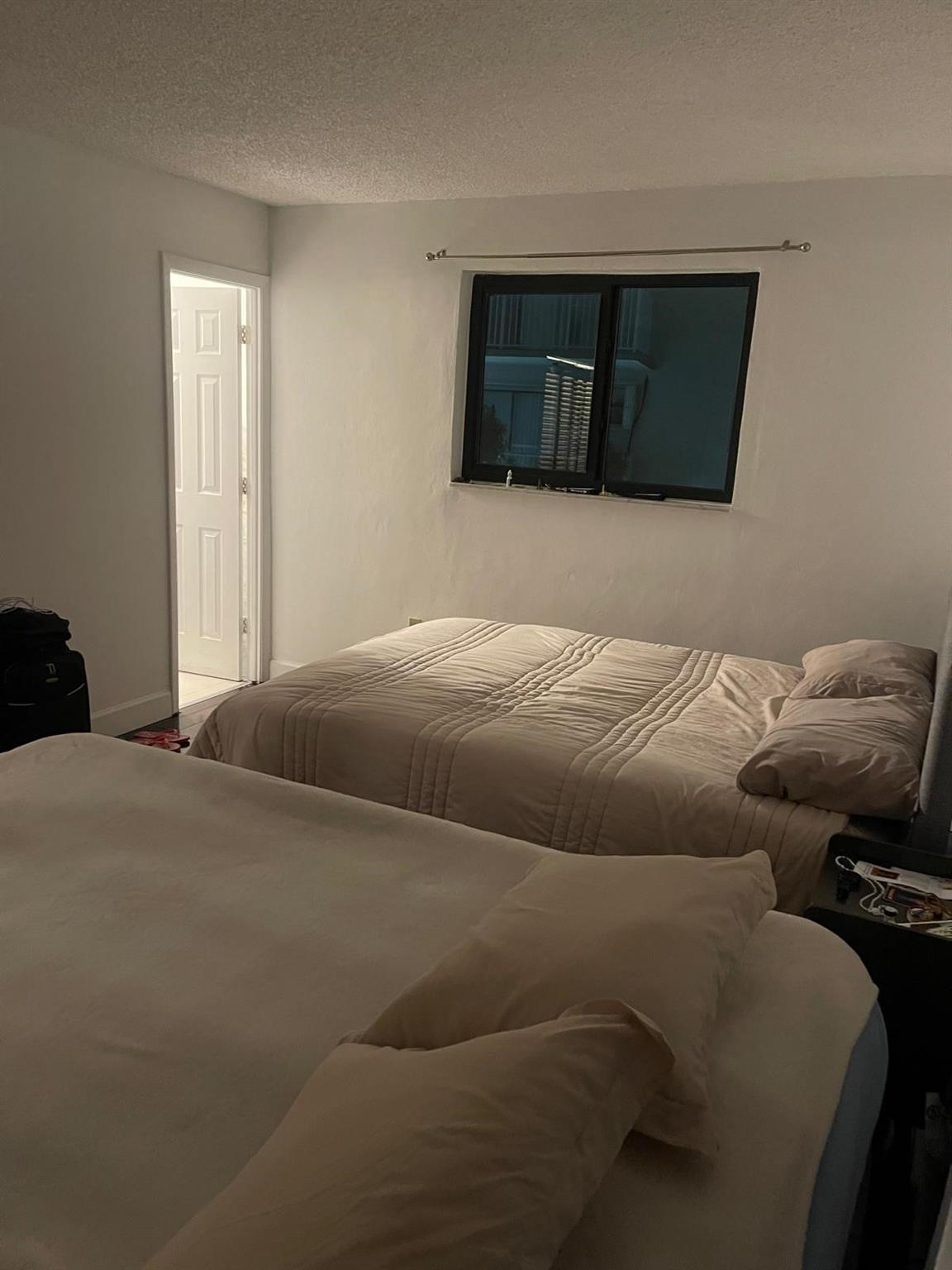 110 S Shore Dr #5C Miami Beach, FL 33141