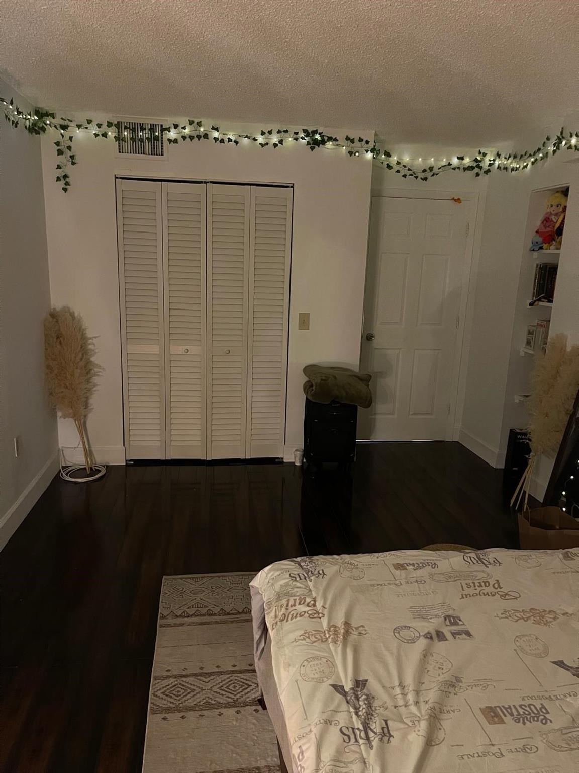 110 S Shore Dr #5C Miami Beach, FL 33141