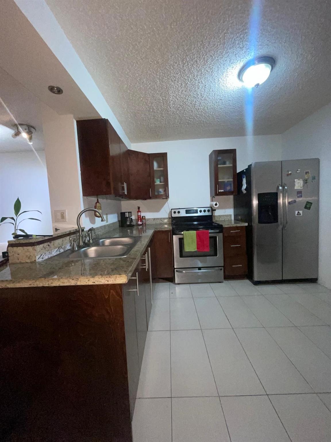 110 S Shore Dr #5C Miami Beach, FL 33141