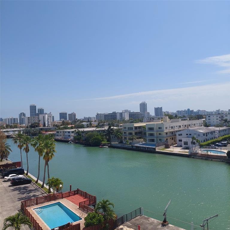 110 S Shore Dr #5C Miami Beach, FL 33141