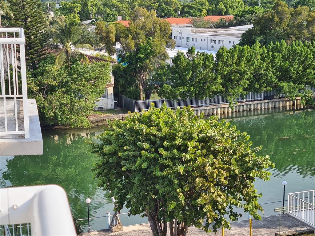 110 S Shore Dr #5C Miami Beach, FL 33141