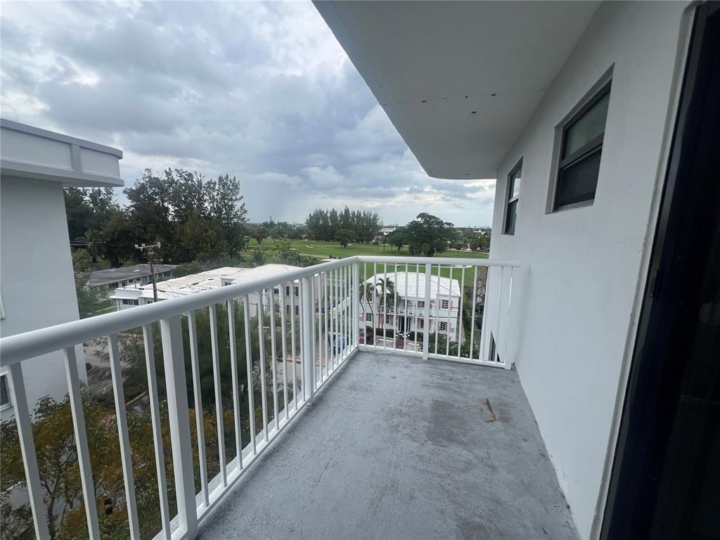 110 S Shore Dr #5C Miami Beach, FL 33141