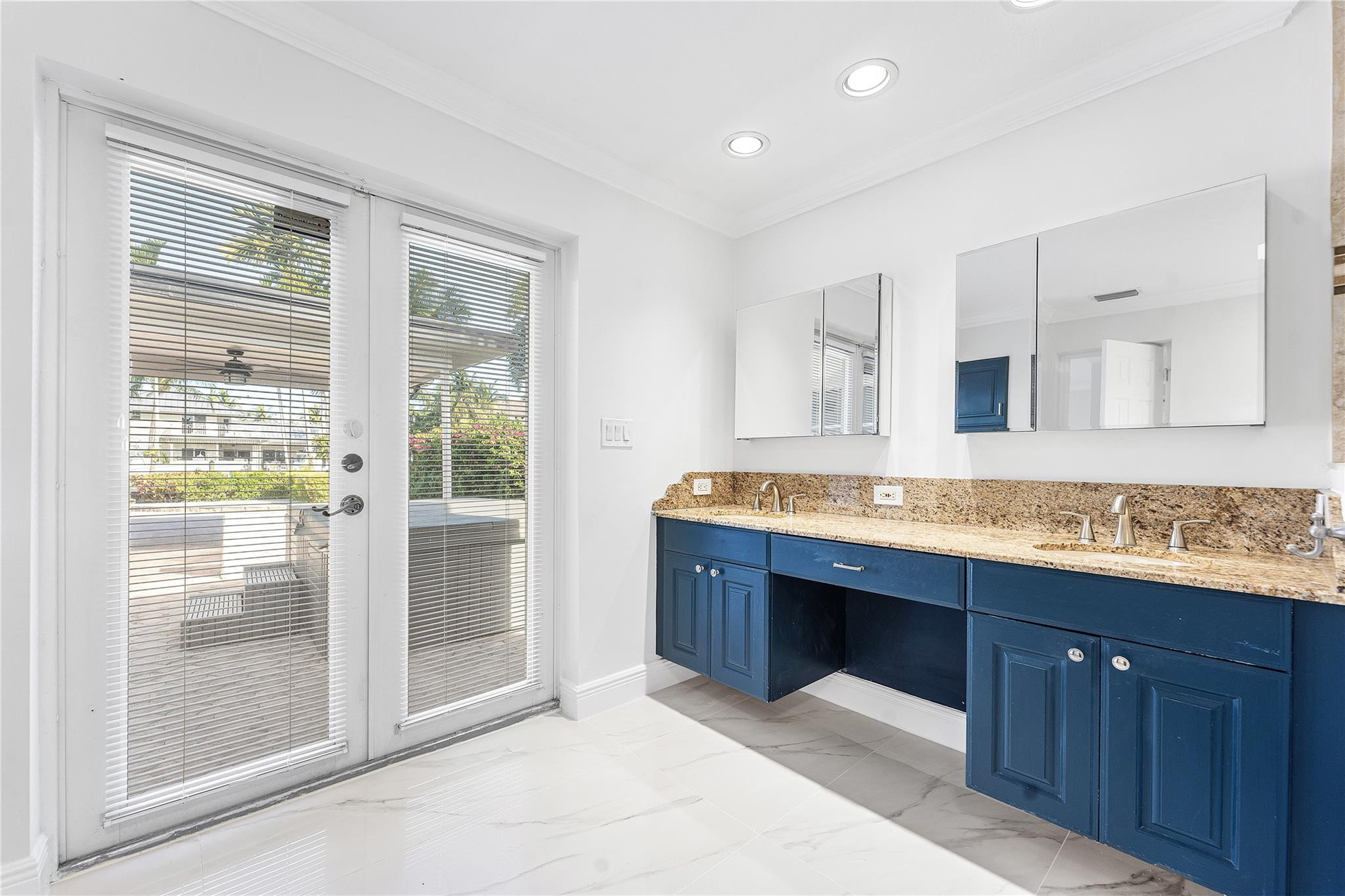 2443 NE 26th Lighthouse Point, FL 33064