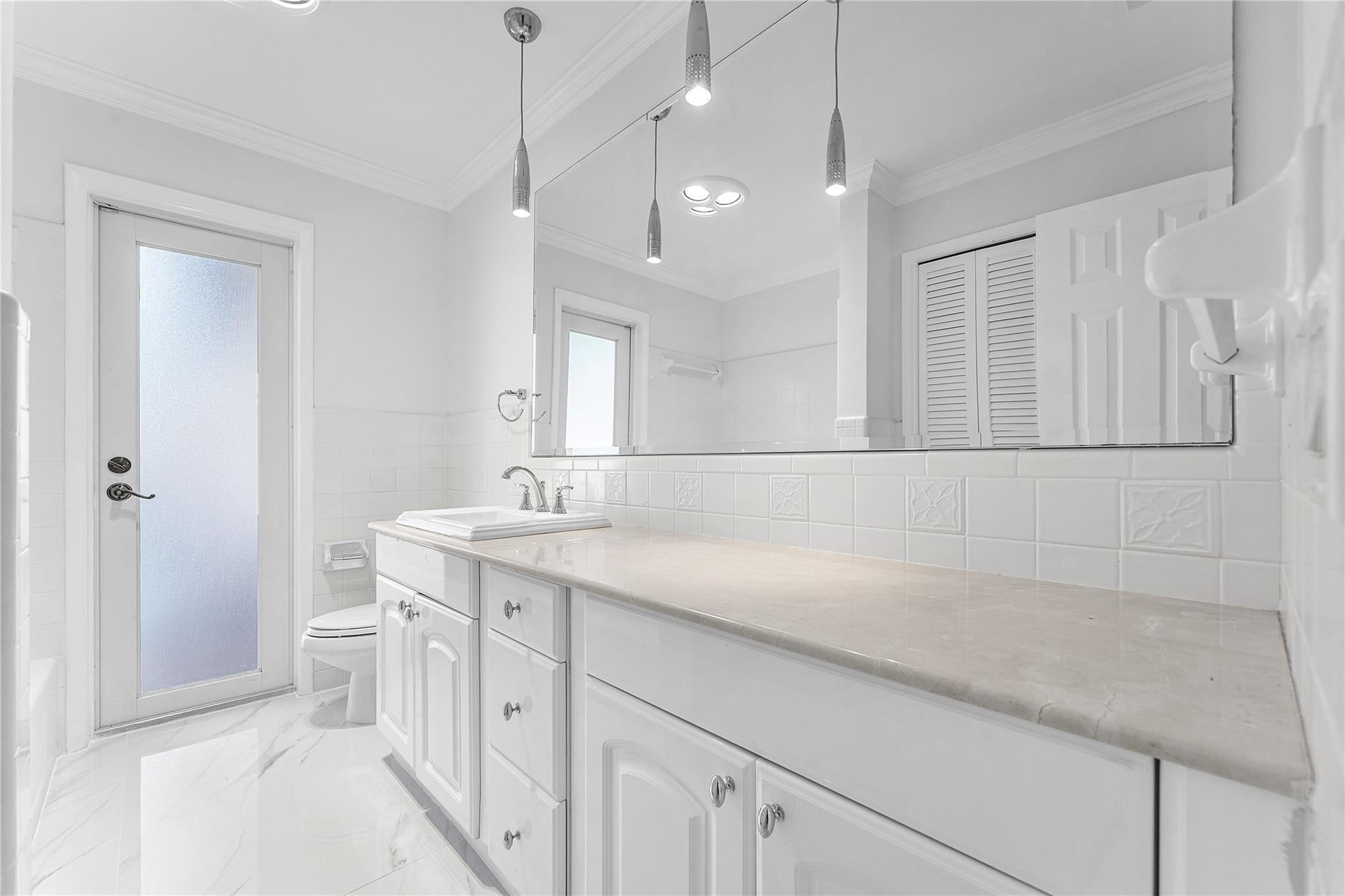 2443 NE 26th Lighthouse Point, FL 33064