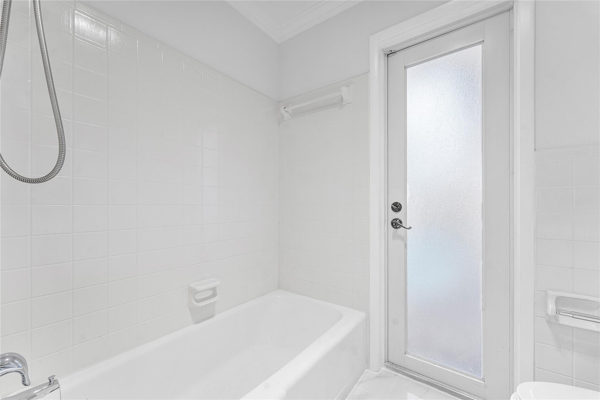 2443 NE 26th Lighthouse Point, FL 33064