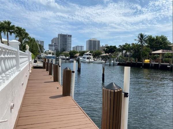 3116 NE 42nd Fort Lauderdale, FL 33308