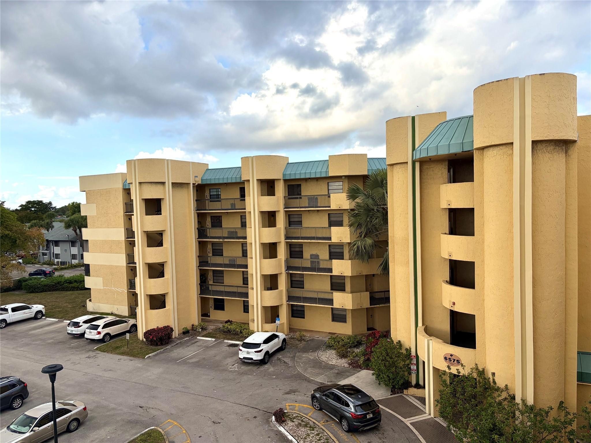 6575 W Oakland Park #202
