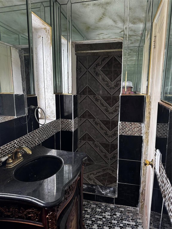 2828 SW 7th Miami, FL 33129