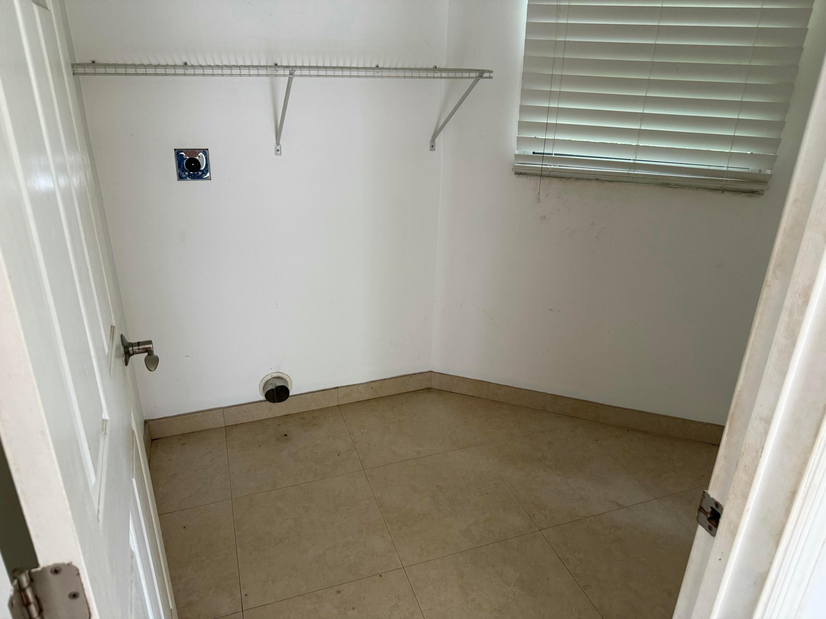 2828 SW 7th Miami, FL 33129