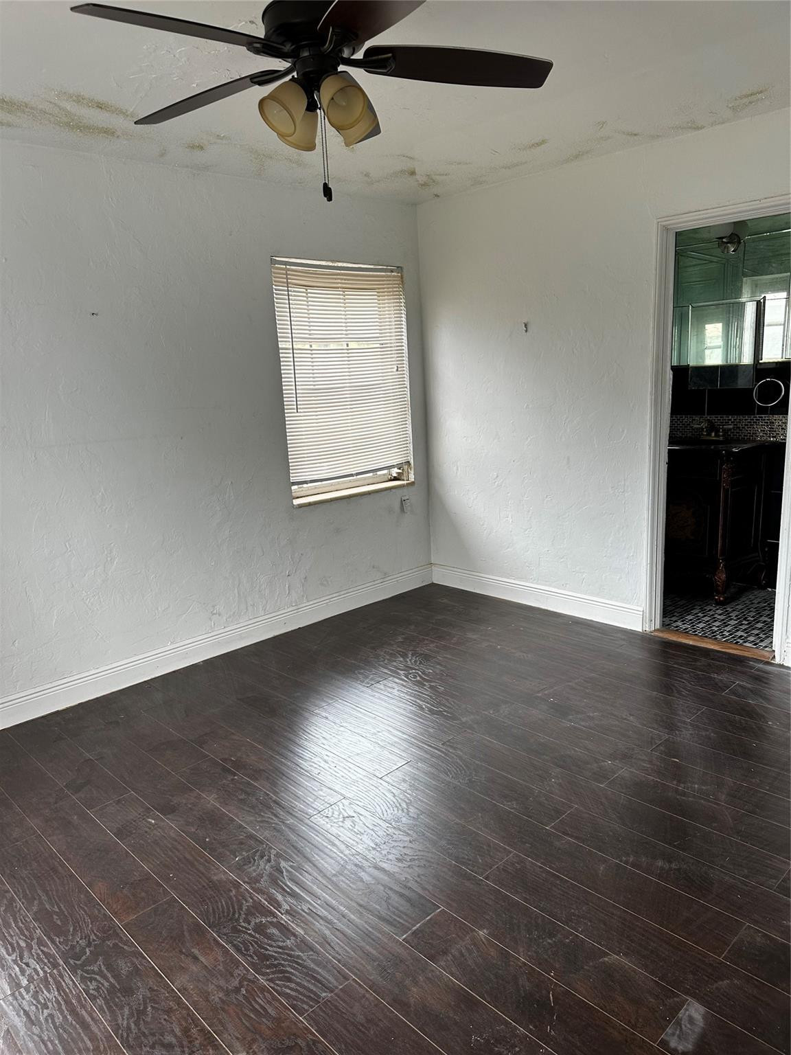 2828 SW 7th Miami, FL 33129