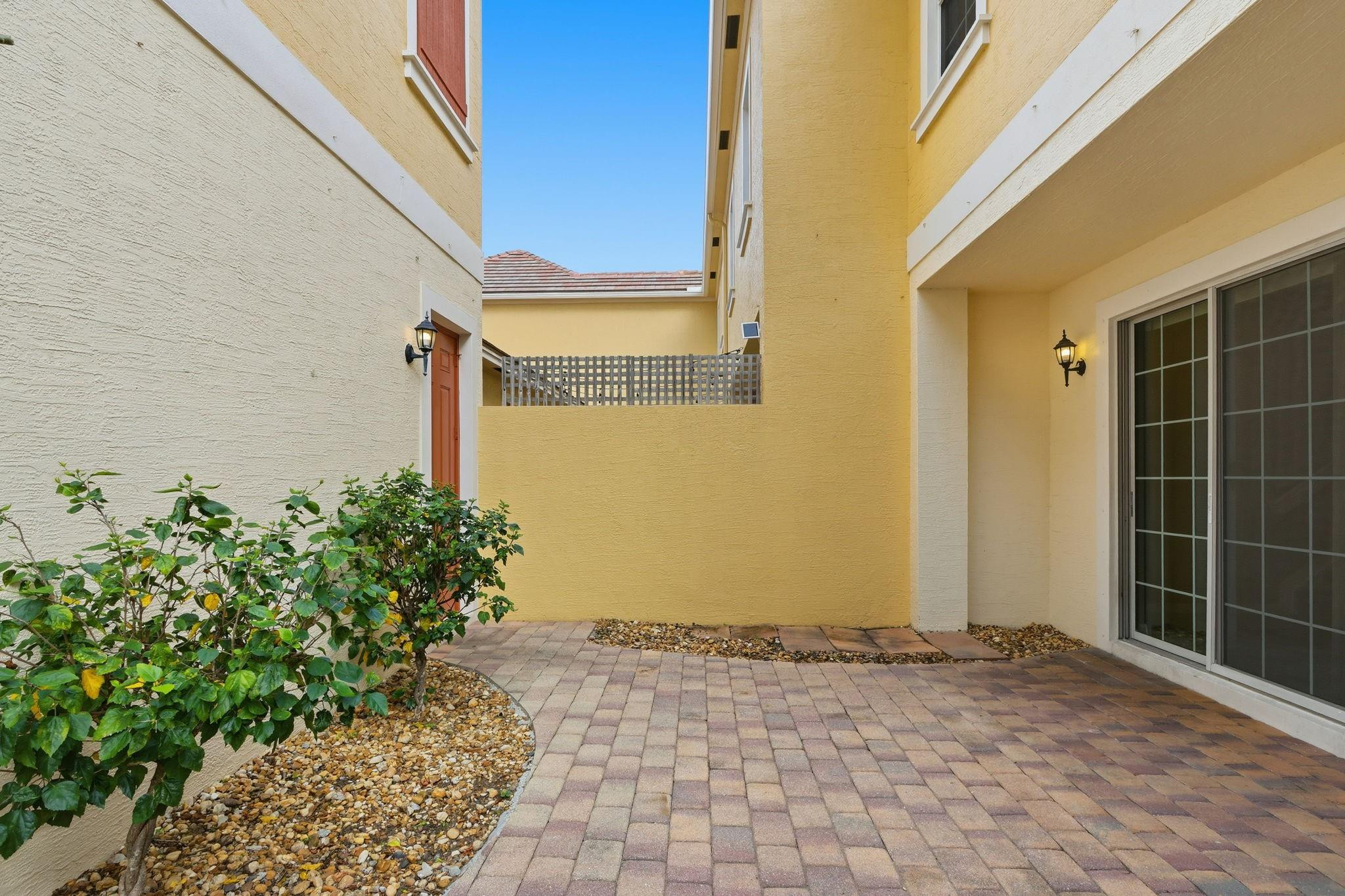 627 Dakota #- Jupiter, FL 33458