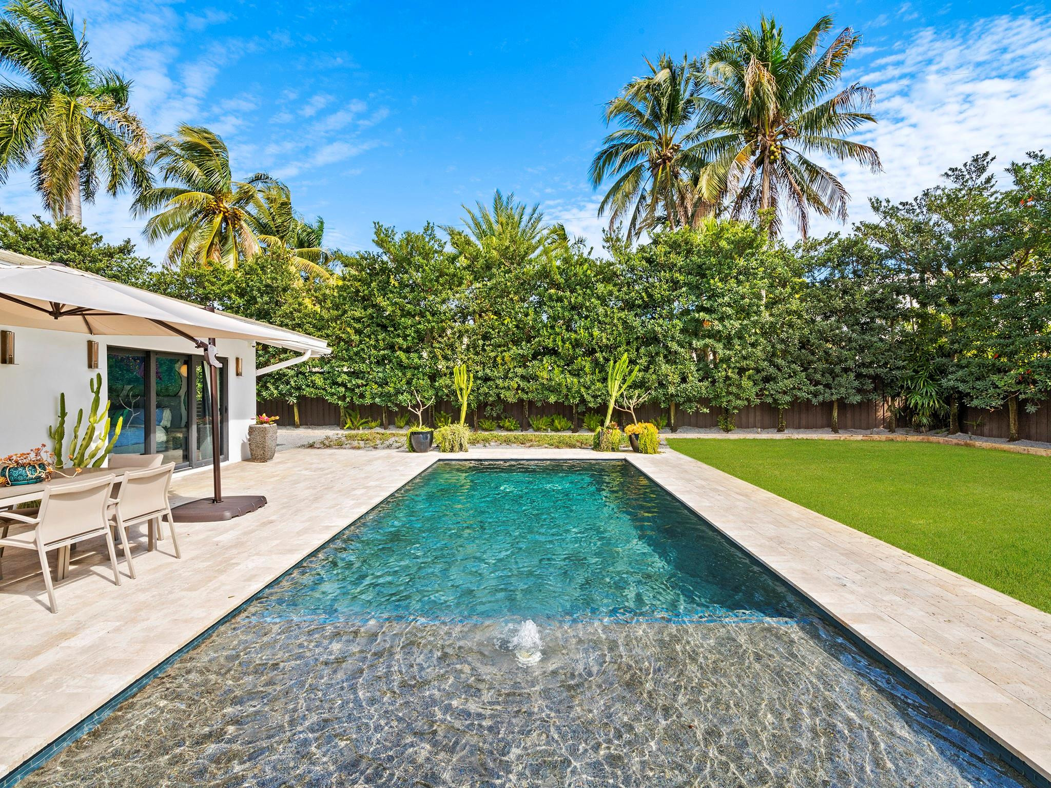 1610 Middle Riv Fort Lauderdale, FL 33305