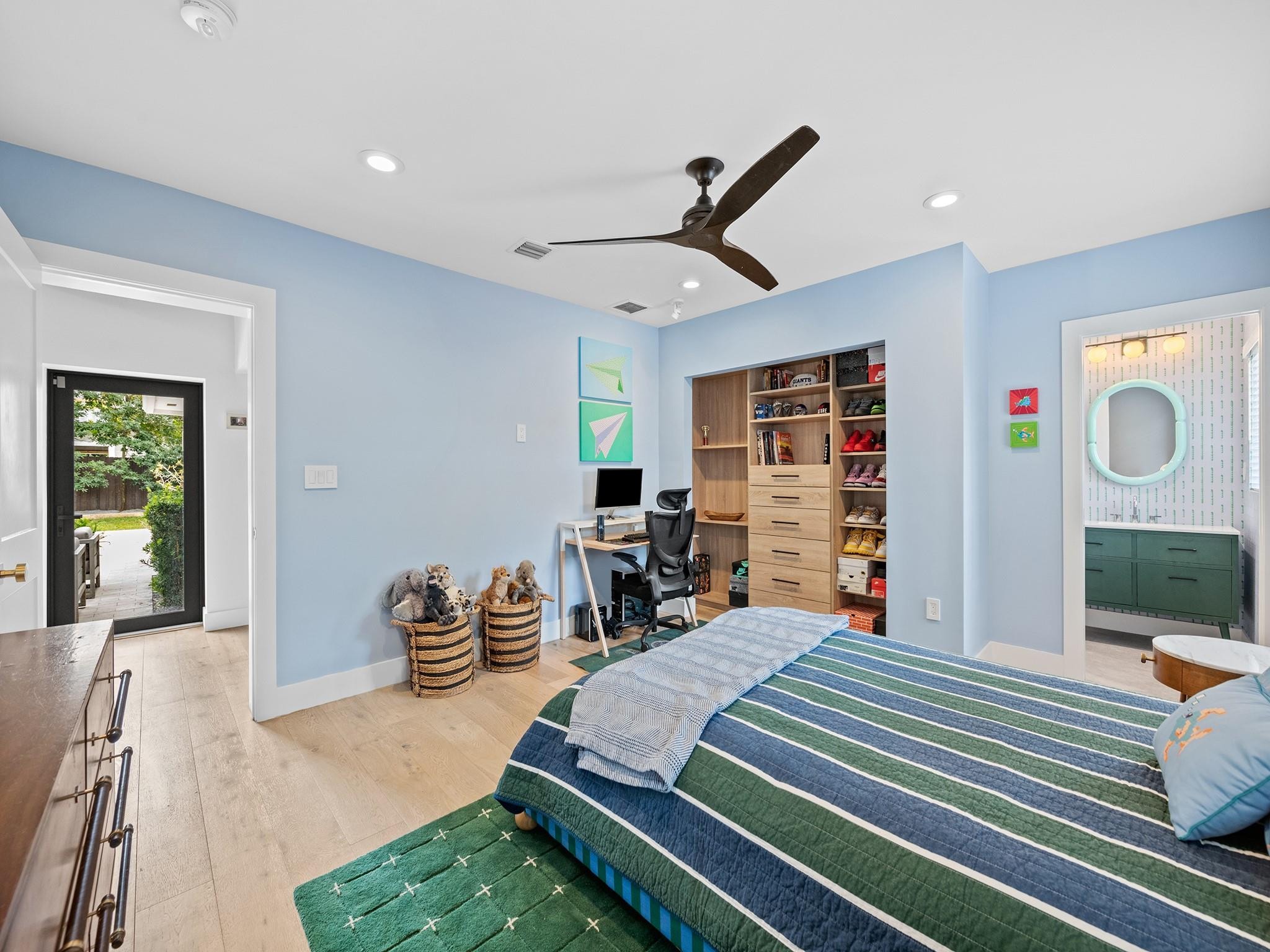 1610 Middle Riv Fort Lauderdale, FL 33305