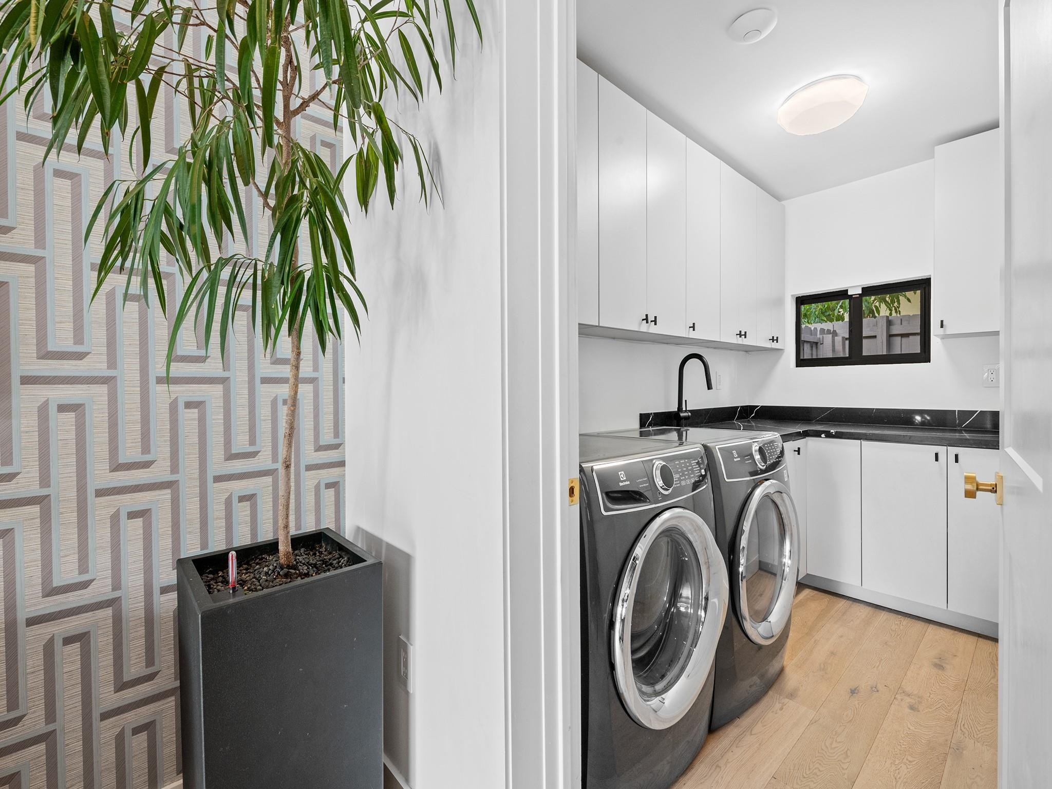 1610 Middle Riv Fort Lauderdale, FL 33305