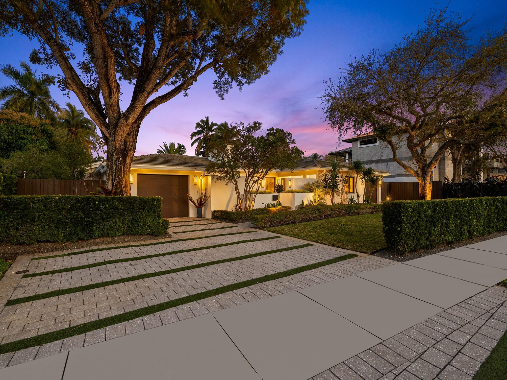 1610 Middle Riv Fort Lauderdale, FL 33305