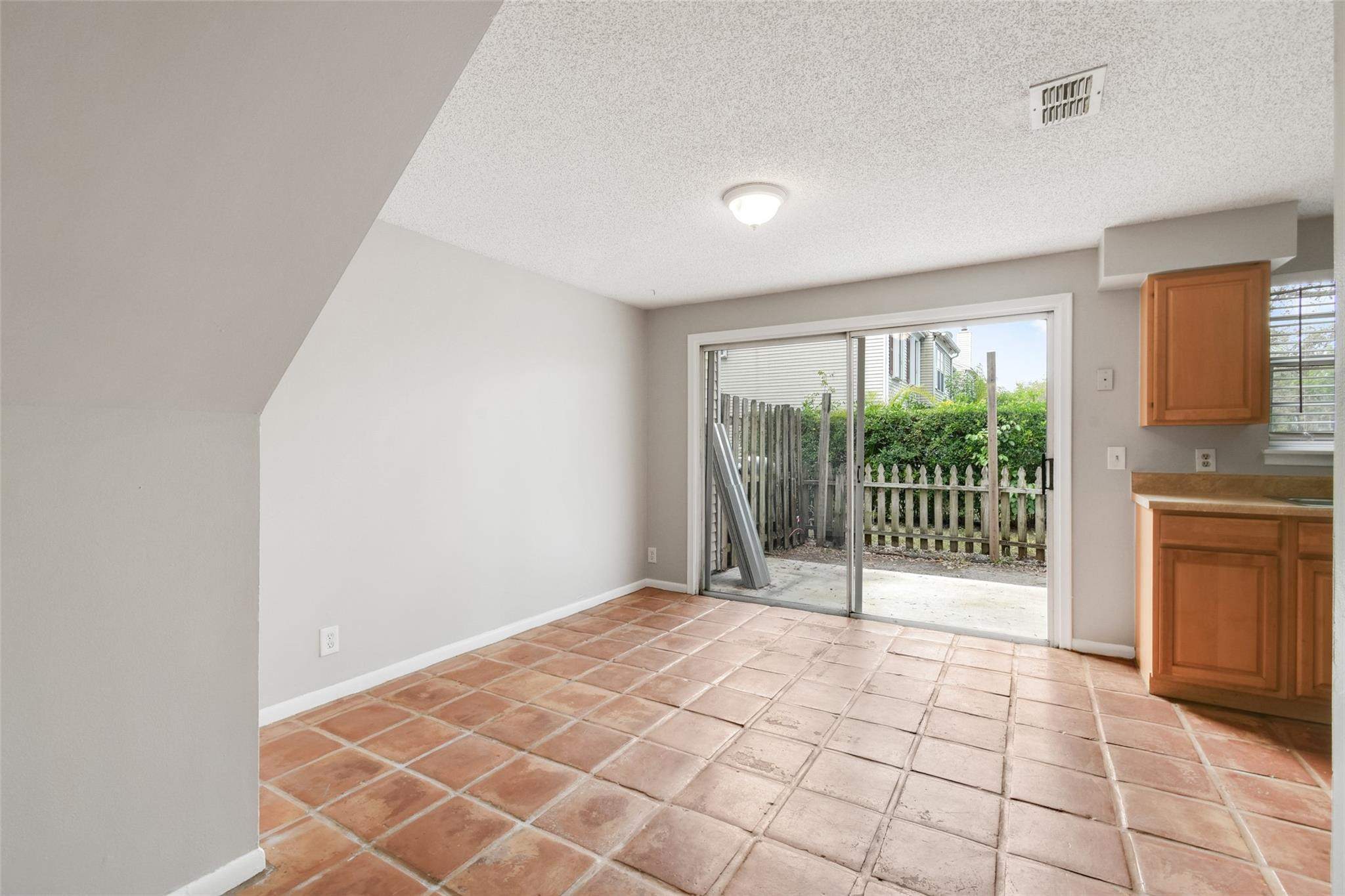 110 Old English Jupiter, FL 33477