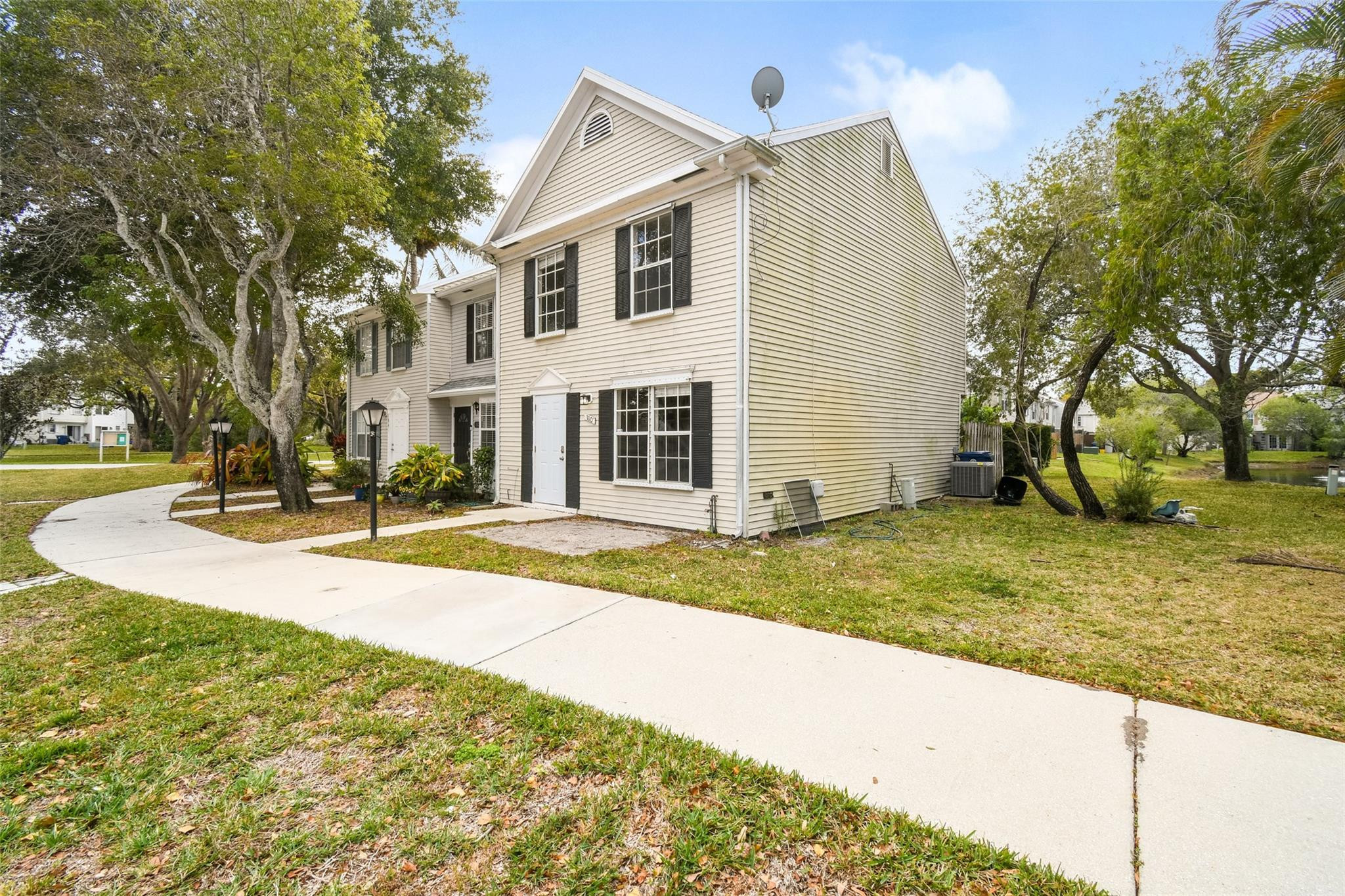 110 Old English Jupiter, FL 33477