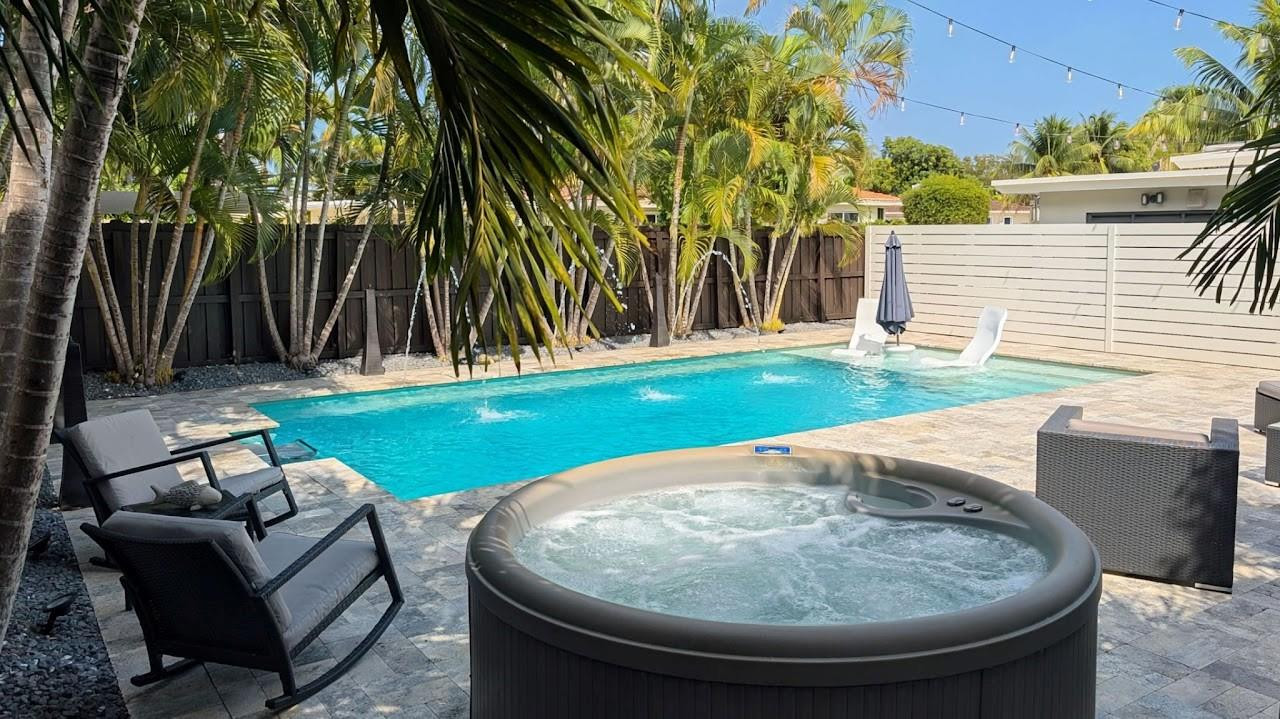 1516 NE 12th Fort Lauderdale, FL 33304