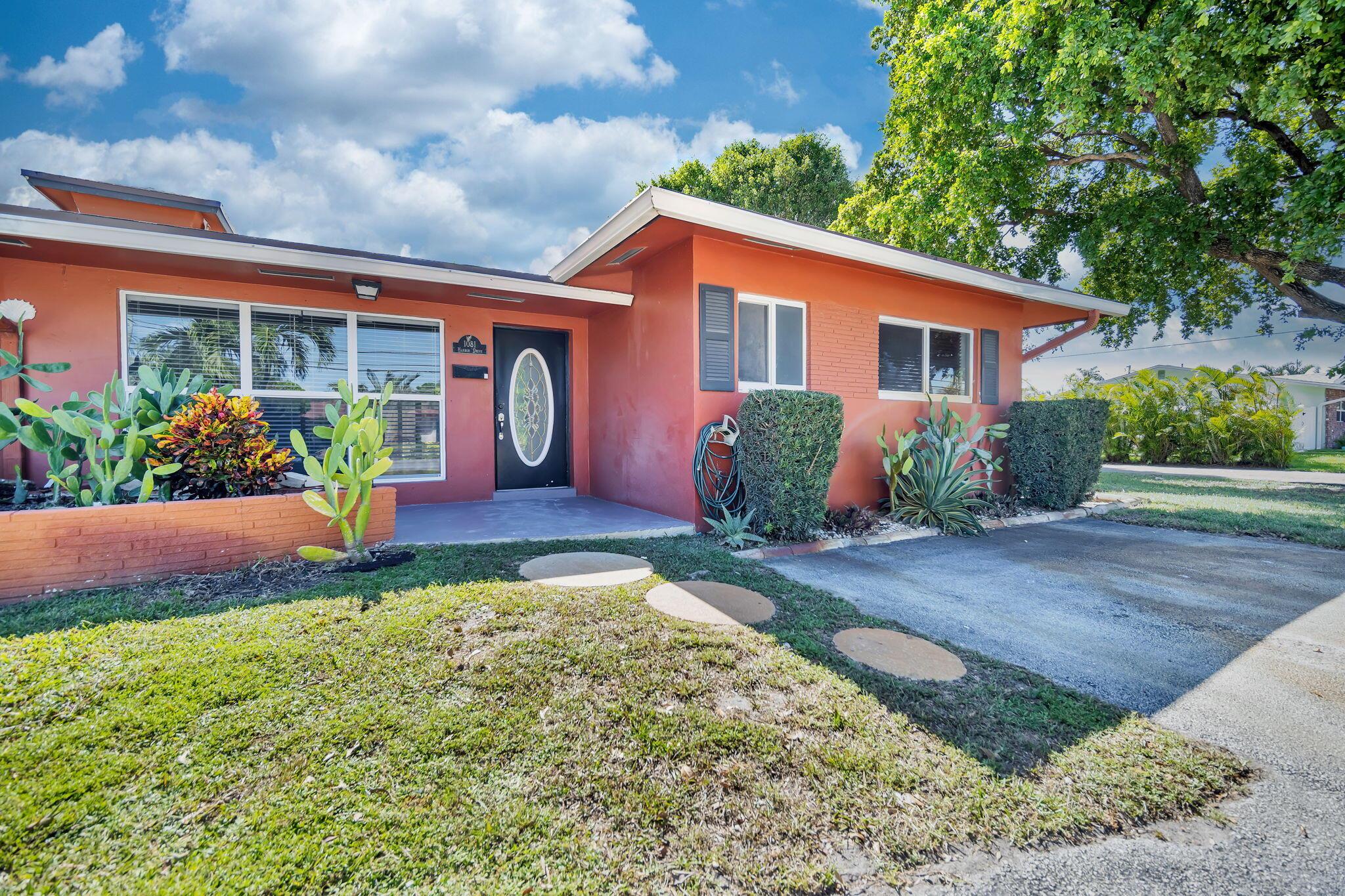 1081 NE 26th Ave #2