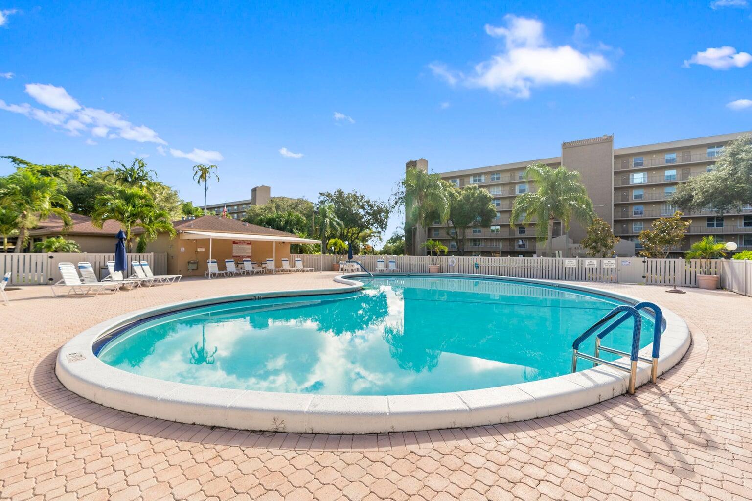 4570 NW 18th Ave #609