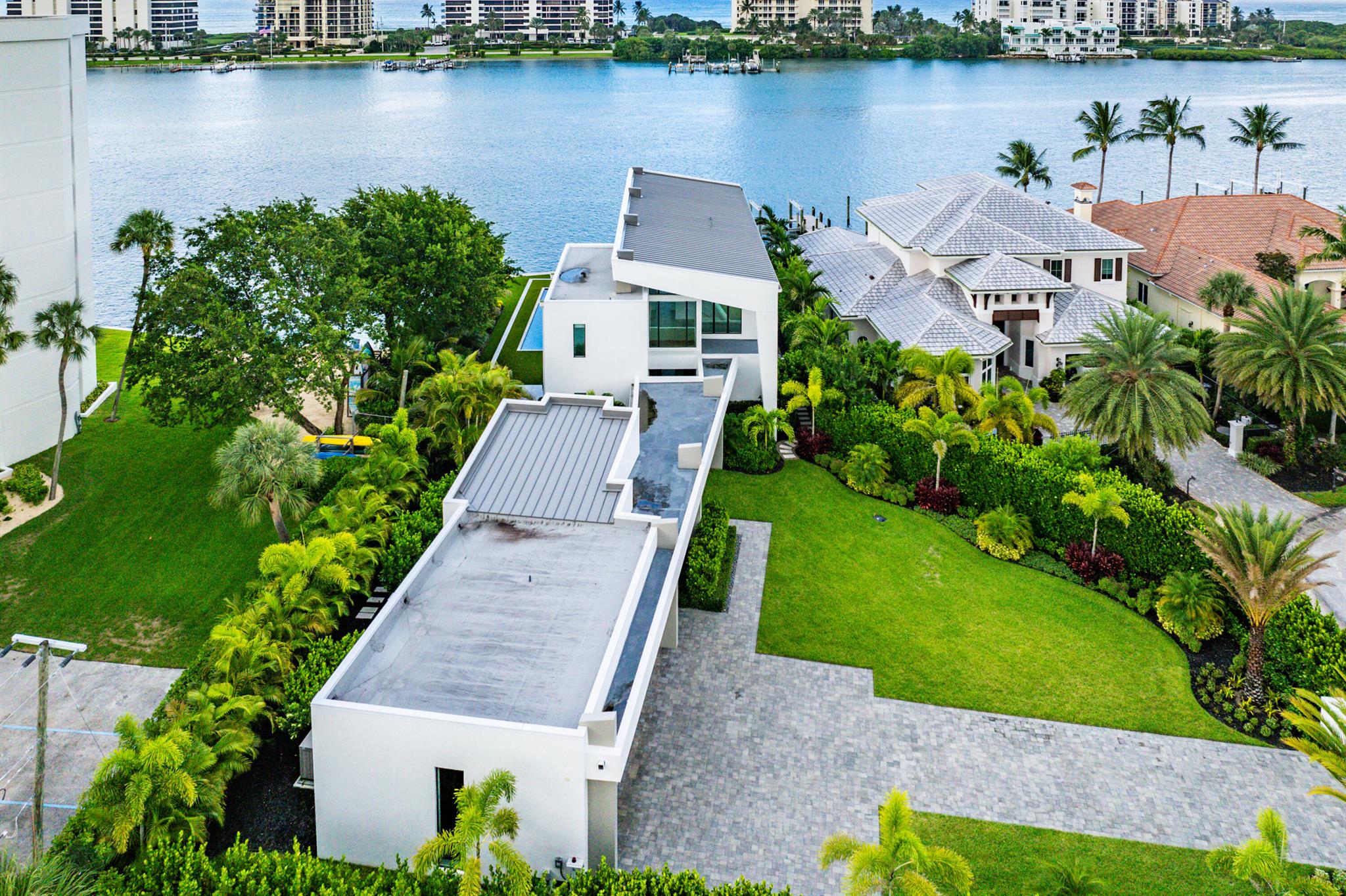 3445 Harbor Rd Jupiter, FL 33469