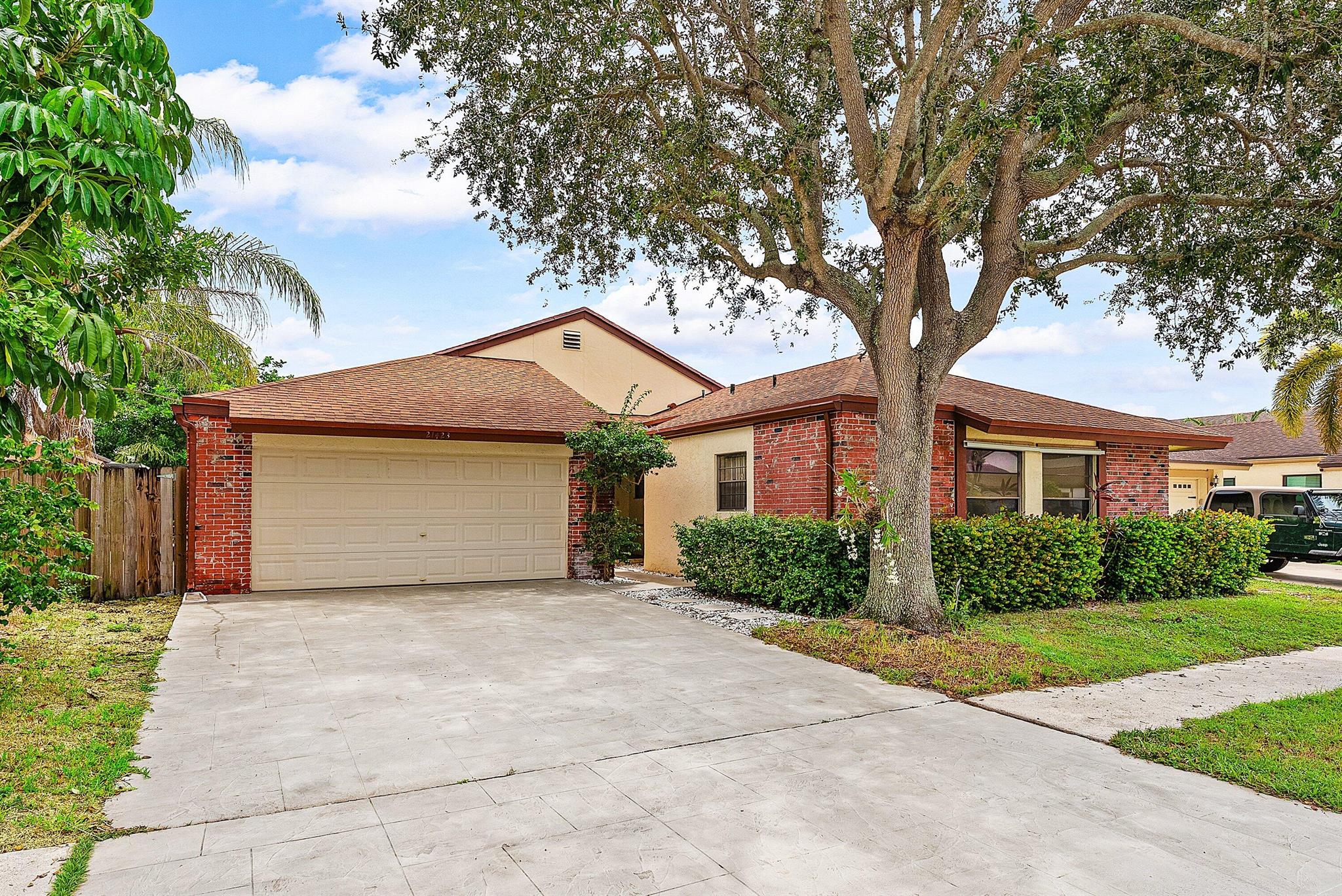 21423 Summertrace Cir